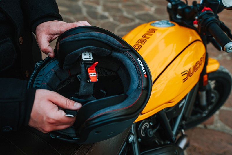 Auch Helme verfügen über ein sprichwörtliches "Ablaufdatum".