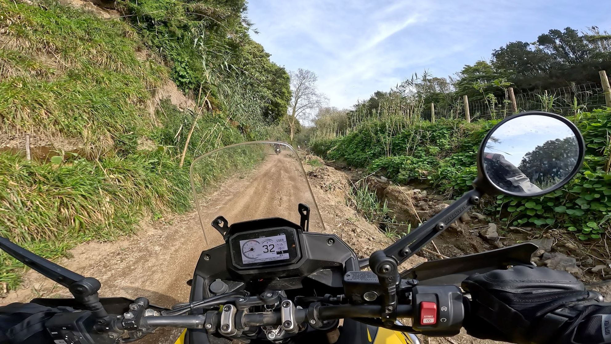 La Transalp a maîtrisé des terrains variés aux Açores