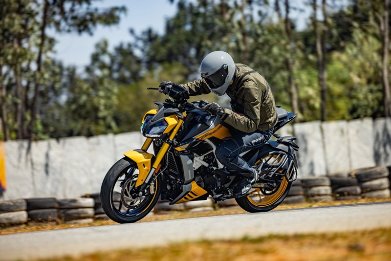 1000PS bei TVS in Indien