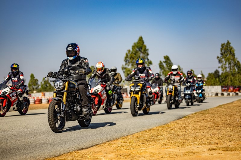 1000PS bei TVS in Indien