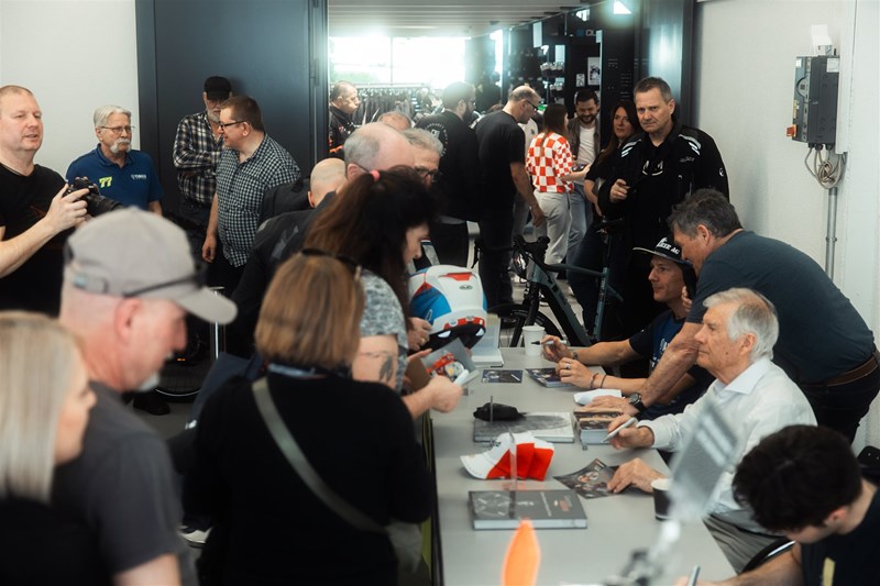 Autogrammstunde der Superstars