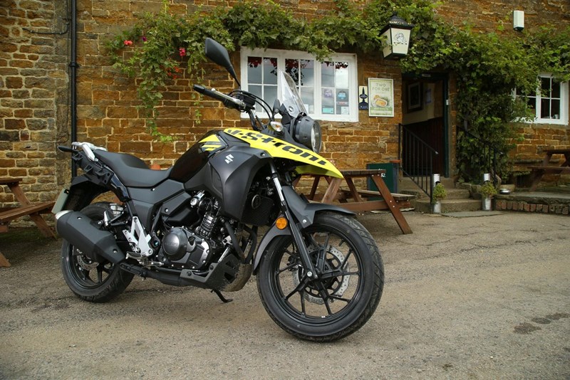 Die Suzuki V-Strom 250. Die Suzuki V-Strom 250.