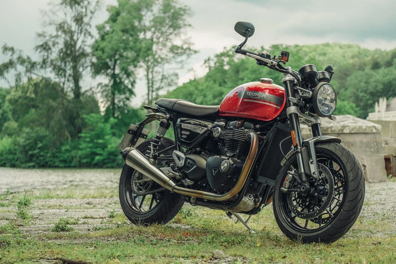 Die Triumph Speed Twin 1200. Die Triumph Speed Twin 1200.