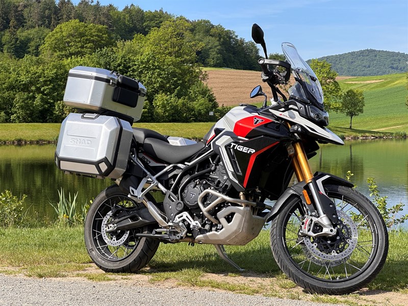 Viel Stauraum! Shad Koffersystem und Topcase auf der Tiger 900!