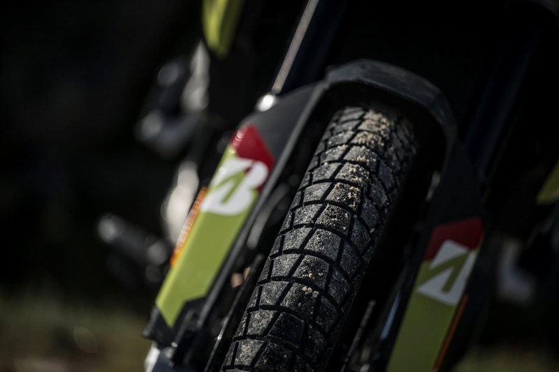 Bridgestone AT41 - Coole Optik, keine Kompromisse auf Asphalt! Bridgestone AT41 - Coole Optik, keine Kompromisse auf Asphalt!