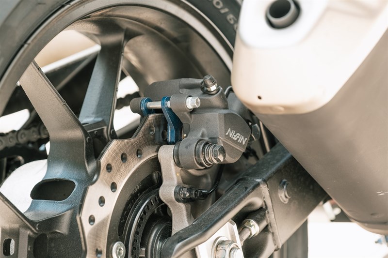 Motorradfahren lernen - die Hinterradbremse auf der Honda CB500 Hornet