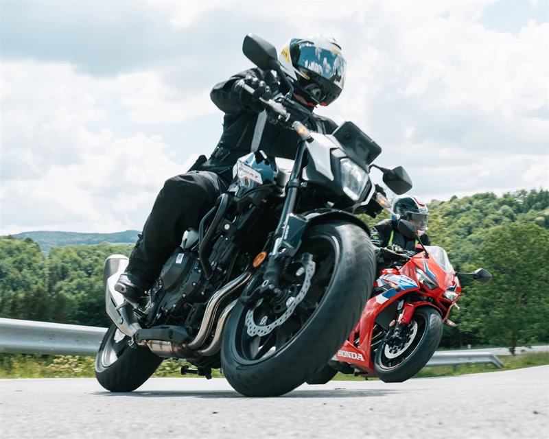 Motorradfahren lernen - Sicherheit geht vor! Motorradfahren lernen - Sicherheit geht vor!