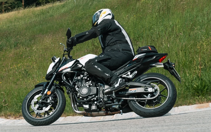 Motorradfahren lernen - alles unter Kontrolle Motorradfahren lernen - alles unter Kontrolle