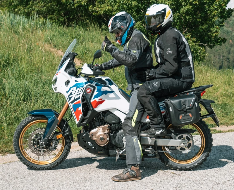 Motorradfahren lernen - Fahren zu zweit mit dem Motorrad Motorradfahren lernen - Fahren zu zweit mit dem Motorrad