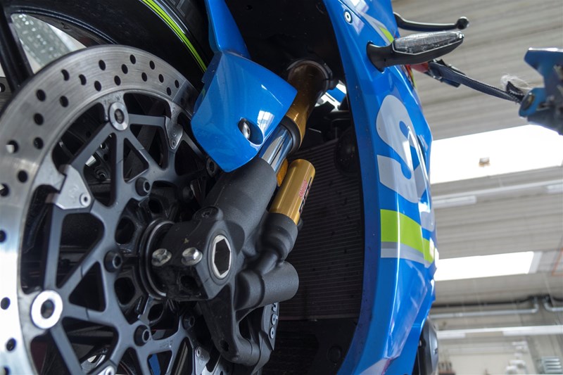 Auch wenn der Fahrwerksumbau eventuell mehr Stabilität und Sicherheit bietet, muss er im Straßenverkehr legal sein.