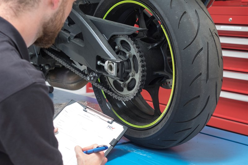 Eine geänderte Übersetzung kann dein Motorrad zum positiven Verändern - muss aber eingetragen sein.