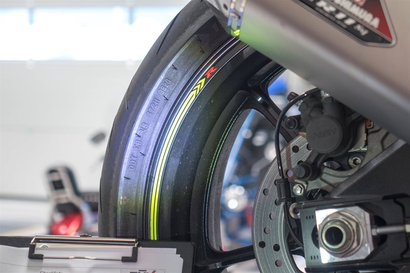 Die Rad- und Reifenkombination muss jener im Genehmigungsdokument entsprechen.