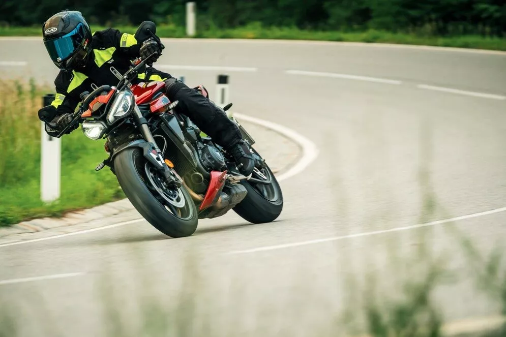 Plats 1 i totalrankingen vid Nakedbike-testet 2024 - Triumph Street Triple RS