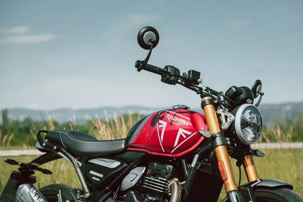 Triumph Speed 400 při 1000PS testu naháčů 2024