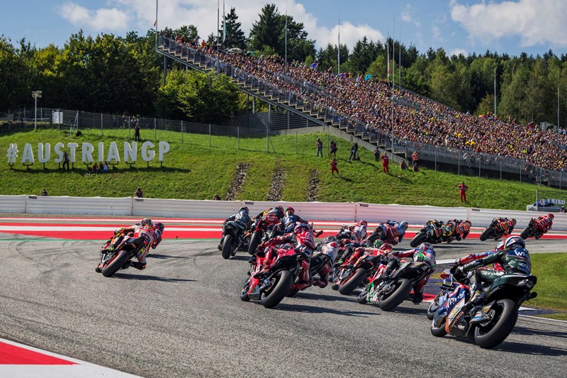 Nach den Mopeds geht es mit ein bisschen mehr Speed weiter.