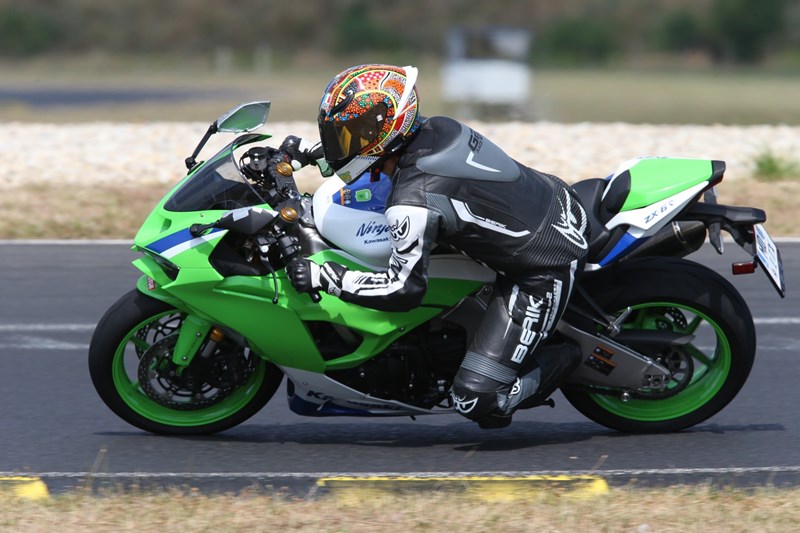 Wow! In den klassischen Ninja Farben machten die Kawasaki Testbikes eine wirklich gute Figur. 