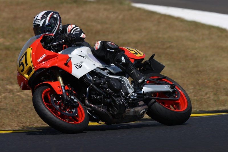 Wunderschön! Ein Teilnehmer brachte seine nagelneue Yamaha XSR900GP auf die Strecke!