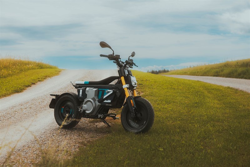 Viel Charisma und gute Laune garantiert - der BMW CE 02 ist ein faszinierendes Fahrzeug Viel Charisma und gute Laune garantiert - der BMW CE 02 ist ein faszinierendes Fahrzeug