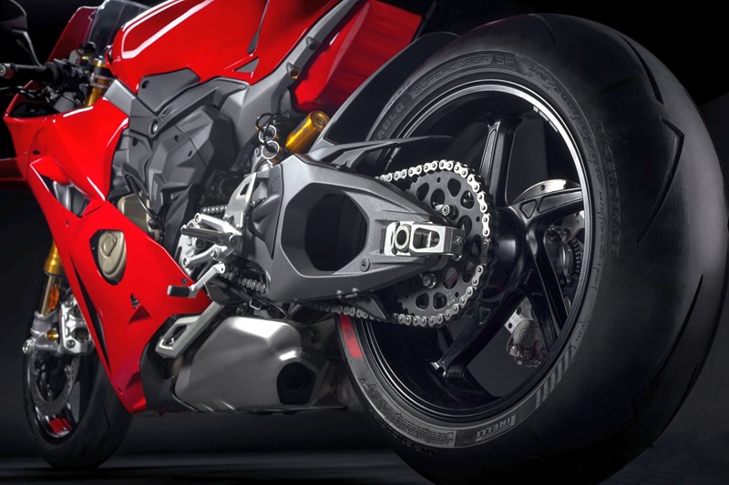 Ducati Hollow Symmetrical Swingarm - die elegante Bezeichnung der Zweiarmschwinge.