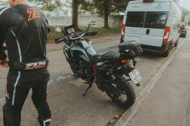 Emil hat meine Africa Twin für einen Tag über RIBE gemietet Emil hat meine Africa Twin für einen Tag über RIBE gemietet