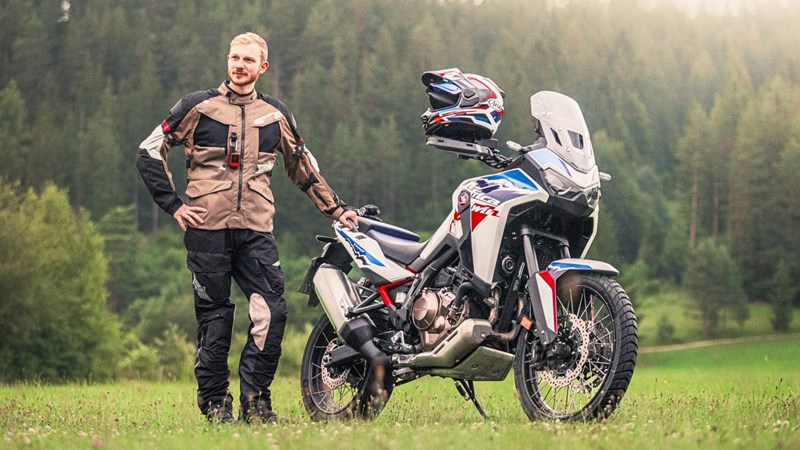 Arai Tour-X5 und Leatt ADV MultiTour 7.5 Arai Tour-X5 und Leatt ADV MultiTour 7.5