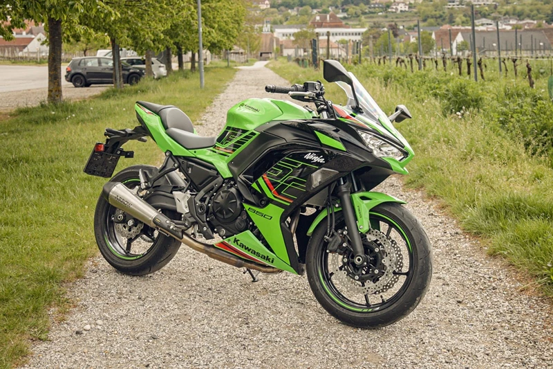 Kawasaki ZX-4R/RR Kawasaki ZX-4R/RR