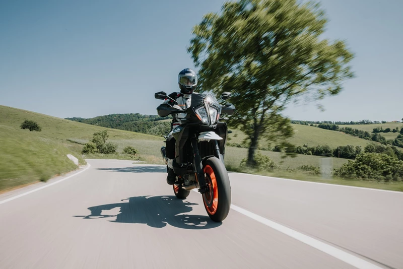 KTM 890 SMT KTM 890 SMT