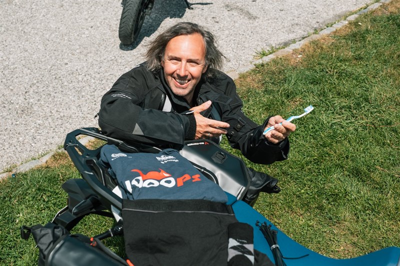 Motorradfahren lernen - eine Honda CRF1100L Africa Twin Adventure Sports DCT mit Softbag-Gepäcklösung von SW-Motech