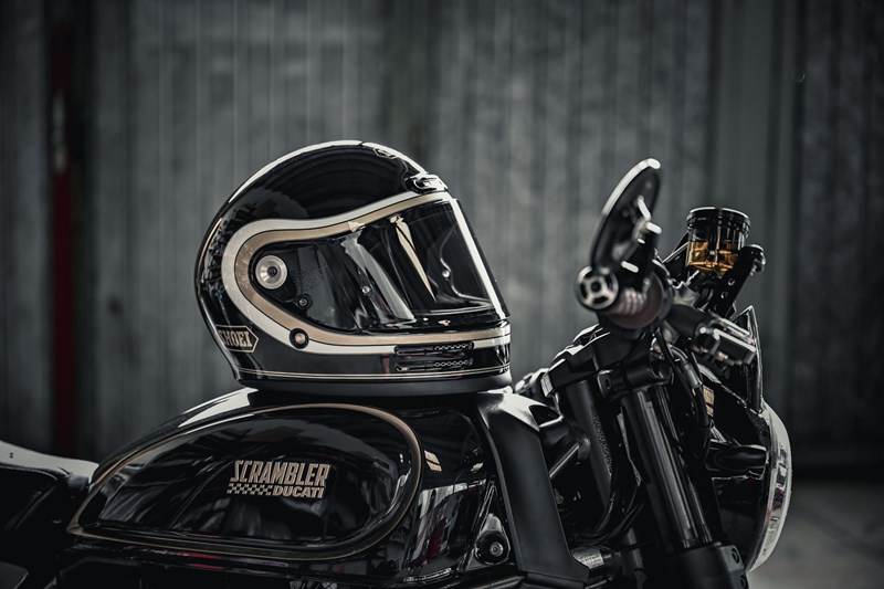 Retro-Motorradhelme im Praxistest