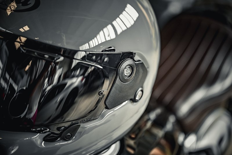 Retro-Motorradhelme im Praxistest