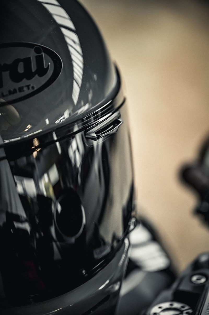 Retro-Motorradhelme im Praxistest