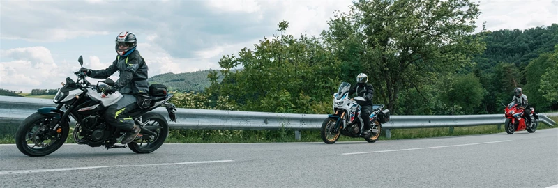 Motorradfahren lernen - eine Honda CB500 Hornet, eine CBR650R E-Clutch und eine CRF1100L Africa Twin Adventure Sports DCT auf Tour Motorradfahren lernen - eine Honda CB500 Hornet, eine CBR650R E-Clutch und eine CRF1100L Africa Twin Adventure Sports DCT auf Tour