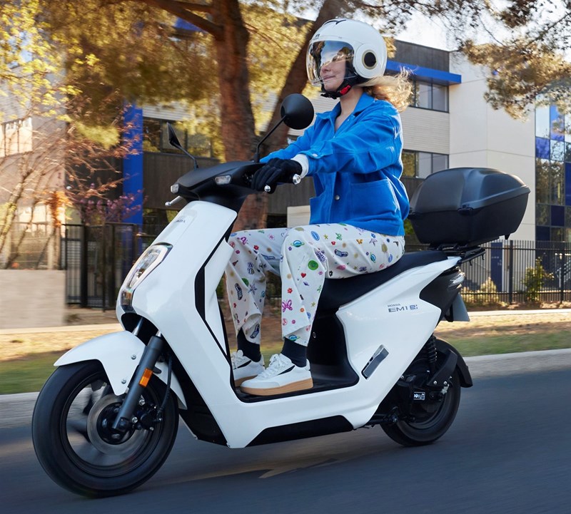 Motorradfahren lernen - Honda EM1 e: Elektro-Roller Motorradfahren lernen - Honda EM1 e: Elektro-Roller
