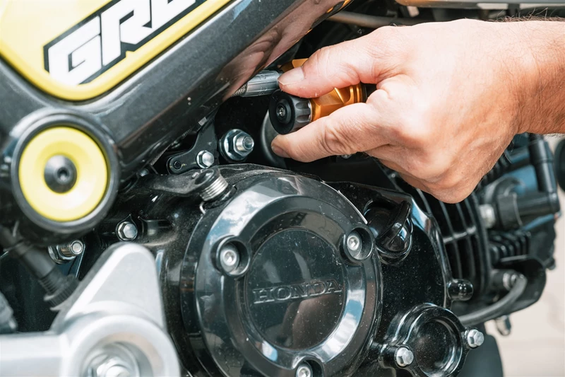 Motorradfahren lernen - Fahrwerkseistellung bei einer Honda MSX125 Grom Motorradfahren lernen - Fahrwerkseistellung bei einer Honda MSX125 Grom