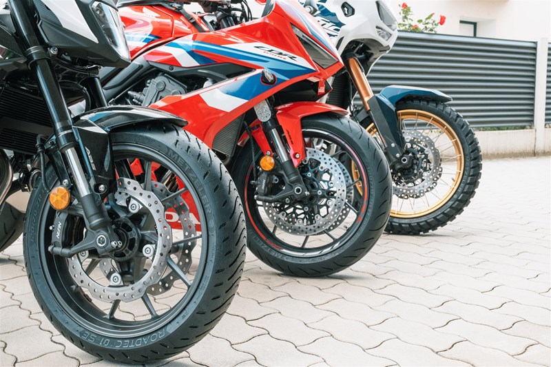 Motorradfahren lernen - Metzeler-Bereifungen an einer Honda CB500 Hornet, einer CBR650R E-Clutch und einer CRF1100L Africa Twin Adventure Sports DCT Motorradfahren lernen - Metzeler-Bereifungen an einer Honda CB500 Hornet, einer CBR650R E-Clutch und einer CRF1100L Africa Twin Adventure Sports DCT