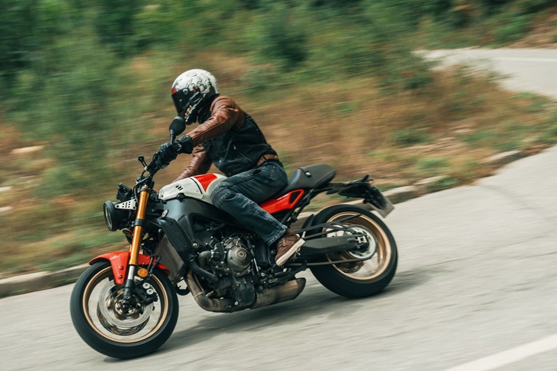 Yamaha XSR900 im Vergleich