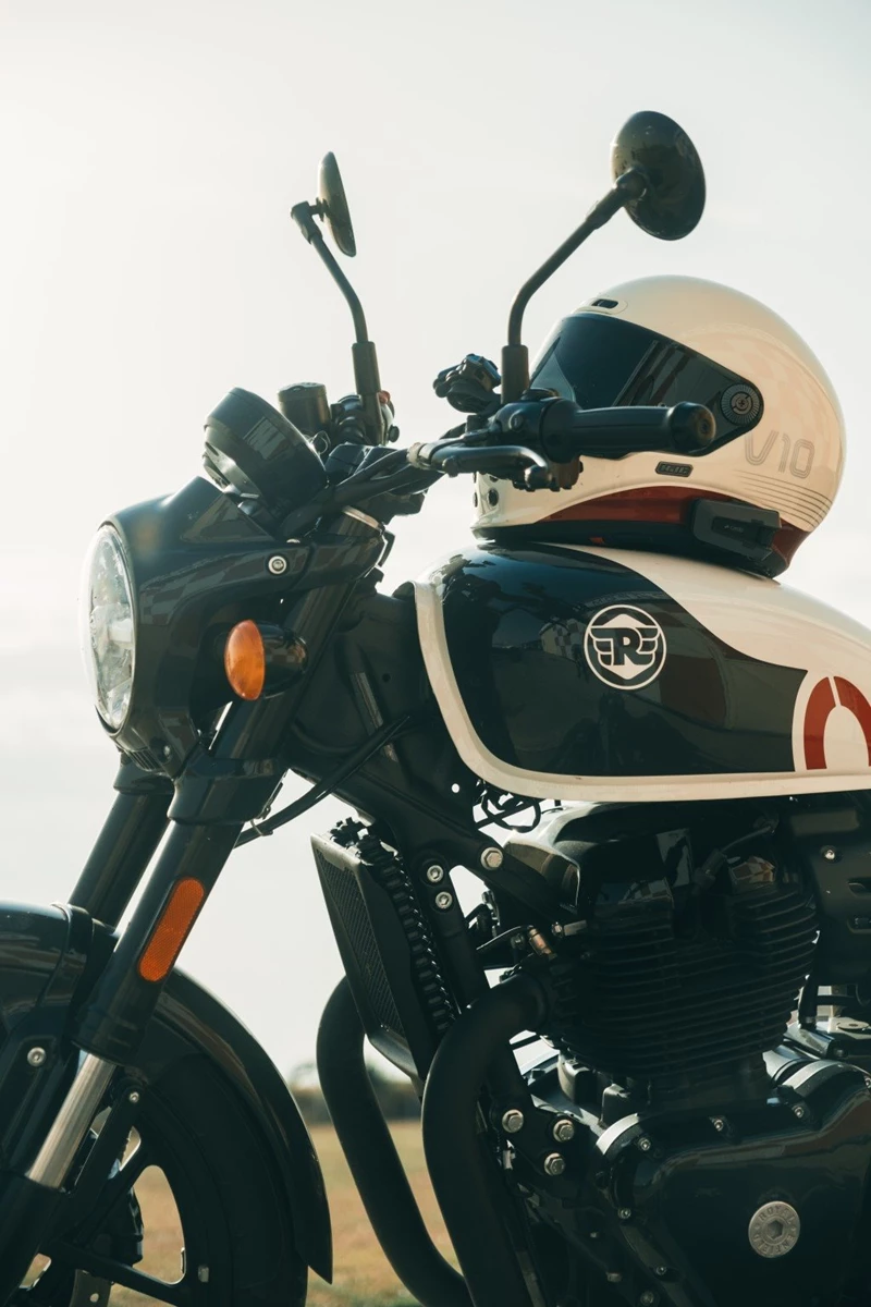 Royal Enfield Shotgun 650 bei der Balkanrally 2024 im Vergleich Royal Enfield Shotgun 650 bei der Balkanrally 2024 im Vergleich