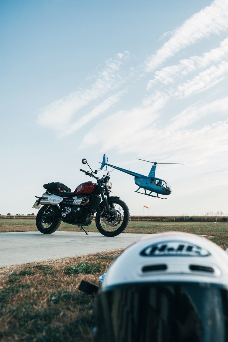 Auf einem Flugplatz in Serbien, der direkt an der Ziellinie lag, gab es diesen besonderen Moment