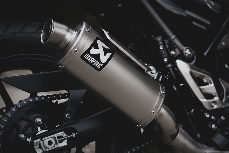 Neue Akrapovic Titanium Slip - On Line für die Triumph Scrambler 
