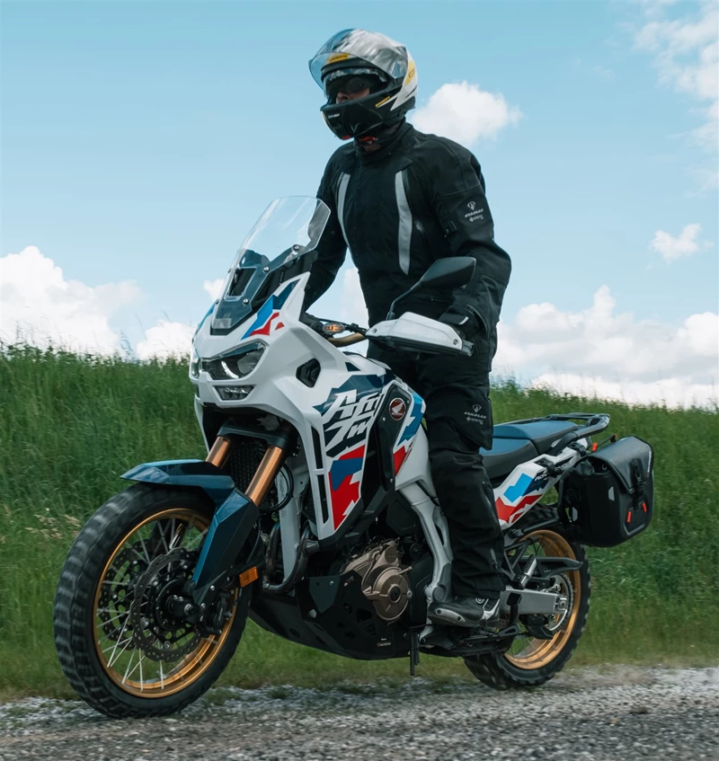 Motorradfahren lernen - eine Honda CRF1100L Africa Twin Adventure Sports DCT auf Schotter Motorradfahren lernen - eine Honda CRF1100L Africa Twin Adventure Sports DCT auf Schotter