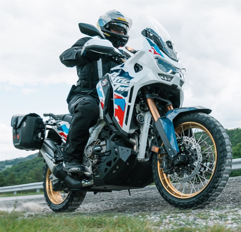 Motorradfahren lernen - eine Honda CRF1100L Africa Twin Adventure Sports DCT auf Schotter Motorradfahren lernen - eine Honda CRF1100L Africa Twin Adventure Sports DCT auf Schotter