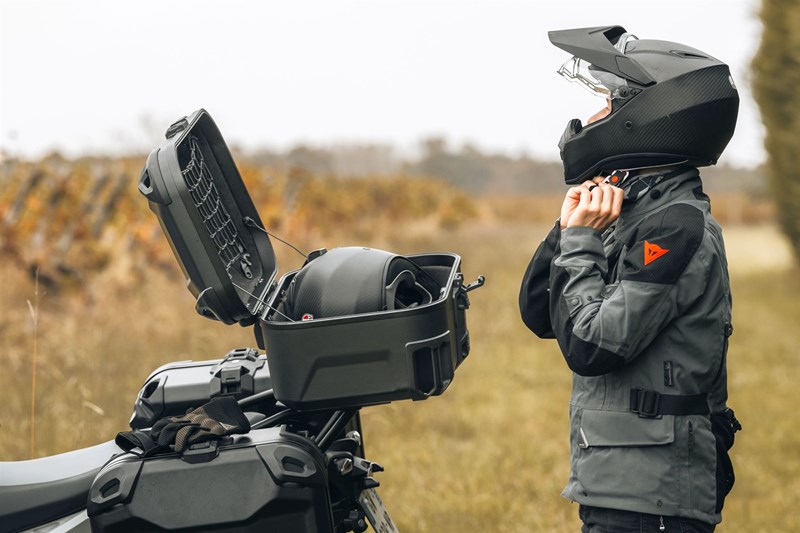 Das SW-MOTECH DUSC XL Topcase.