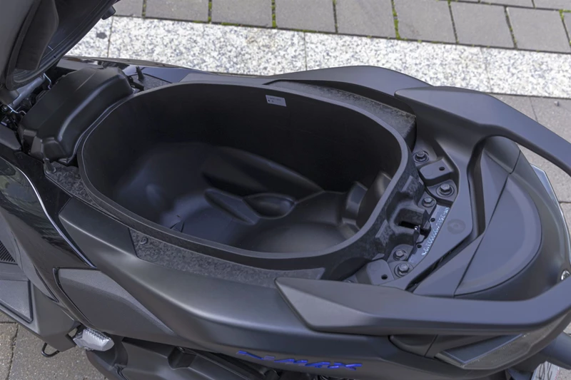 Der Stauraum des Yamaha NMAX 125 2025. Der Stauraum des Yamaha NMAX 125 2025.