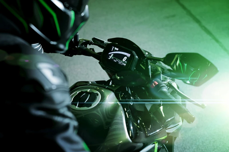 Das Kawasaki-Display bietet viele Features, aber die Bedienung ist etwas holprig. Das Kawasaki-Display bietet viele Features, aber die Bedienung ist etwas holprig.