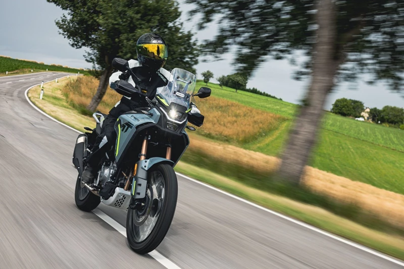 CFMoto 450MT Landstraßen Vergleich 2024 CFMoto 450MT Landstraßen Vergleich 2024