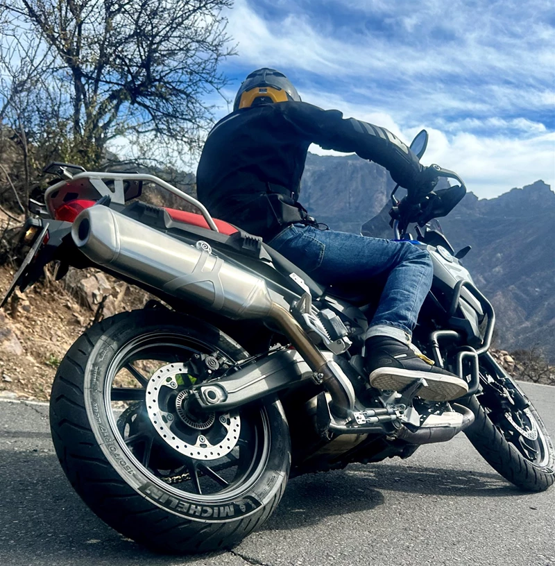 Ebenfalls auf 1000PS! Der Test der neuen BMW F 800 GS - ebenfalls mit Michelin Anakee Road bereift! Ebenfalls auf 1000PS! Der Test der neuen BMW F 800 GS - ebenfalls mit Michelin Anakee Road bereift!