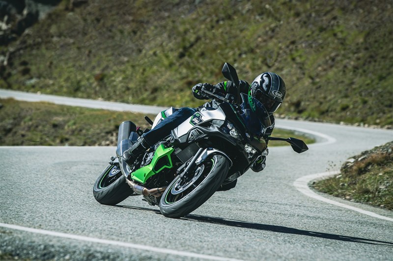 Die Kawasaki Ninja 7 Hybrid.