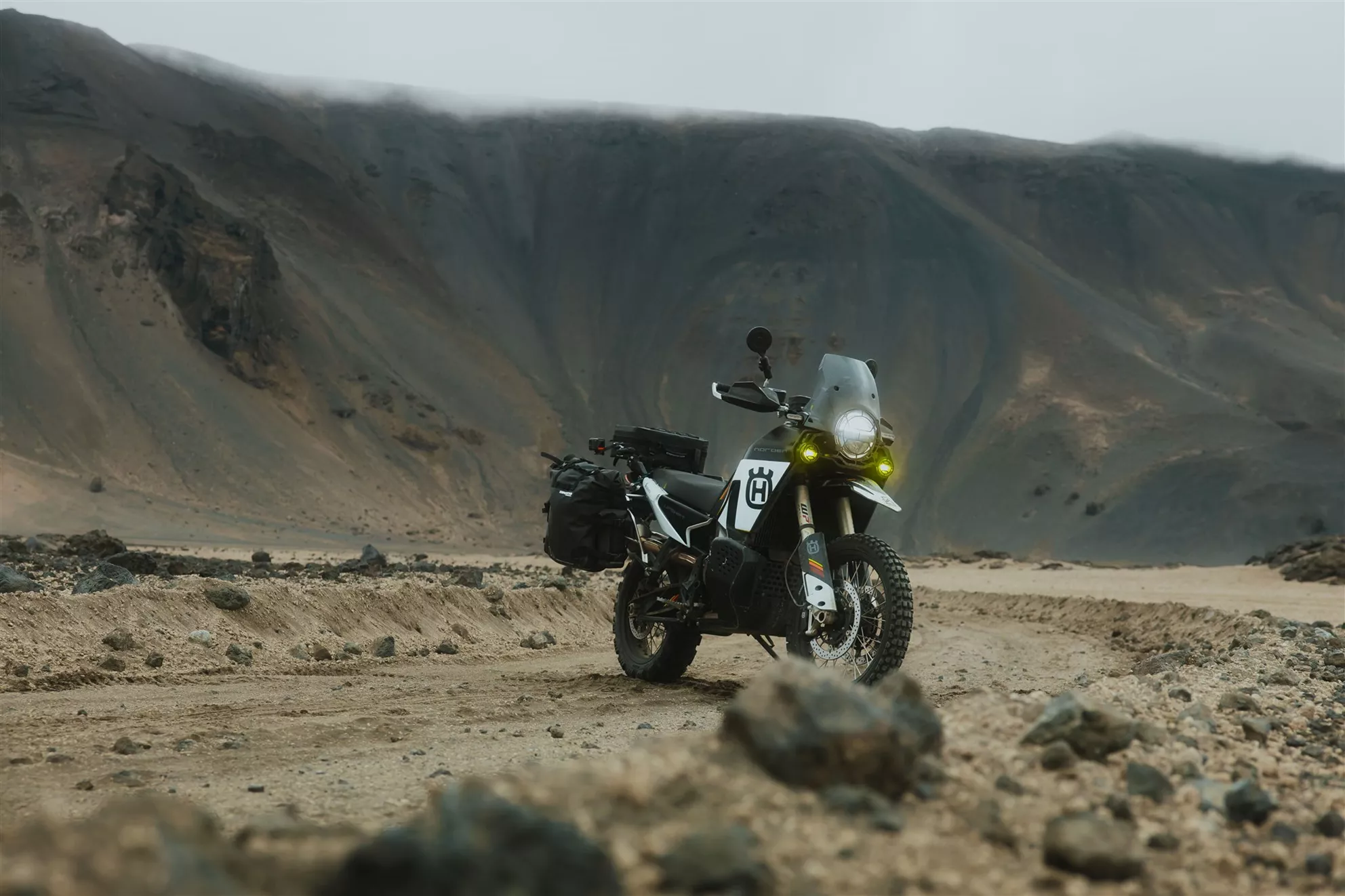 L'Islanda è la destinazione perfetta in traghetto per tutti gli avventurieri in moto【71:0†source】.