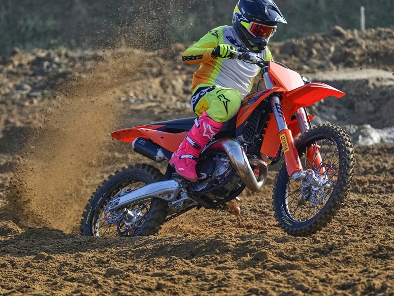 Pirelli Scorpion MX32 MID SOFT Motocross Reifen Pirelli Scorpion MX32 MID SOFT Motocross Reifen