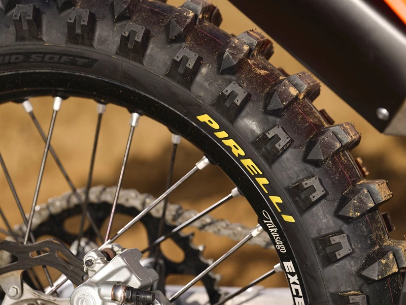 Pirelli Scorpion MX32 MID SOFT Motocross Reifen Pirelli Scorpion MX32 MID SOFT Motocross Reifen